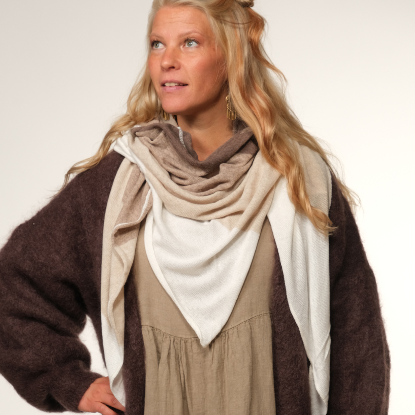 Kolmiohuivi RAITA ruskea